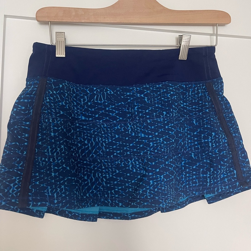 Lululemon Pace Rival skirt/skort.  Size 6.  Blue Pattern.